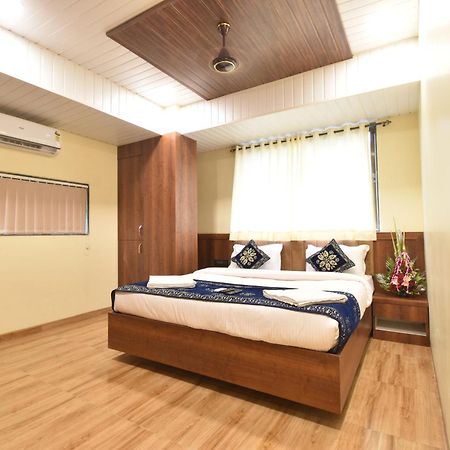 Hotel Starlit Navi Mumbai Ruang foto