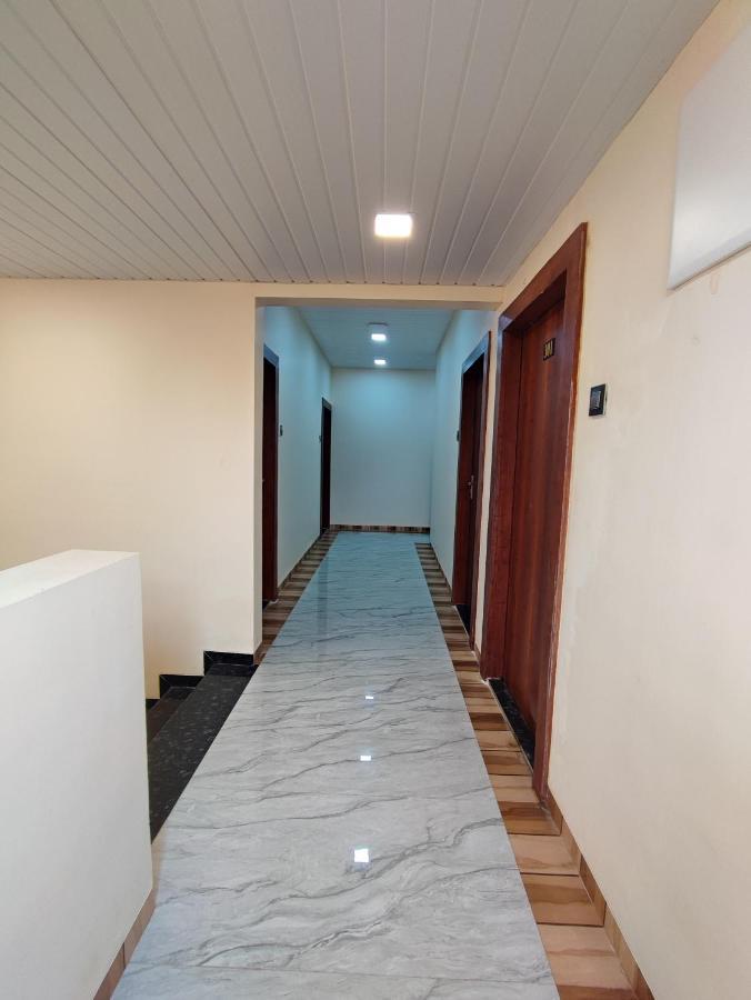Hotel Starlit Navi Mumbai Bagian luar foto