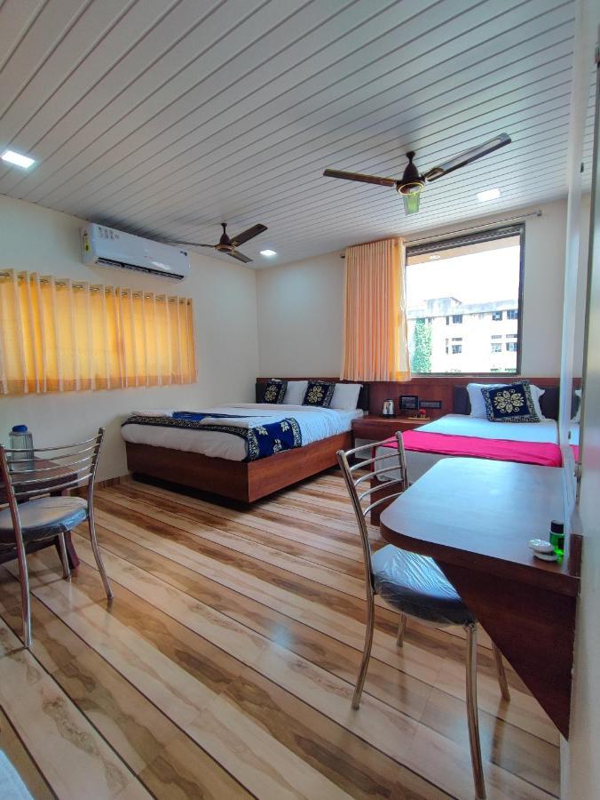 Hotel Starlit Navi Mumbai Bagian luar foto
