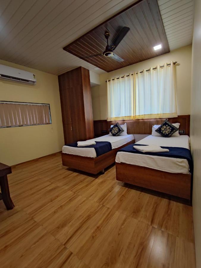 Hotel Starlit Navi Mumbai Bagian luar foto