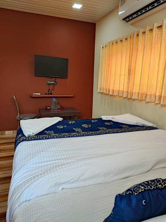 Hotel Starlit Navi Mumbai Bagian luar foto