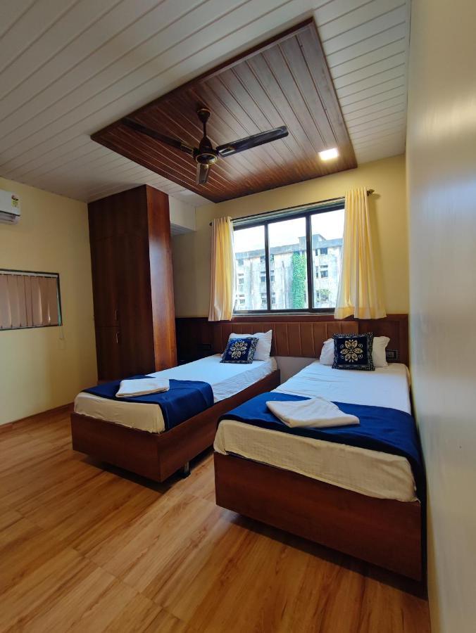 Hotel Starlit Navi Mumbai Bagian luar foto