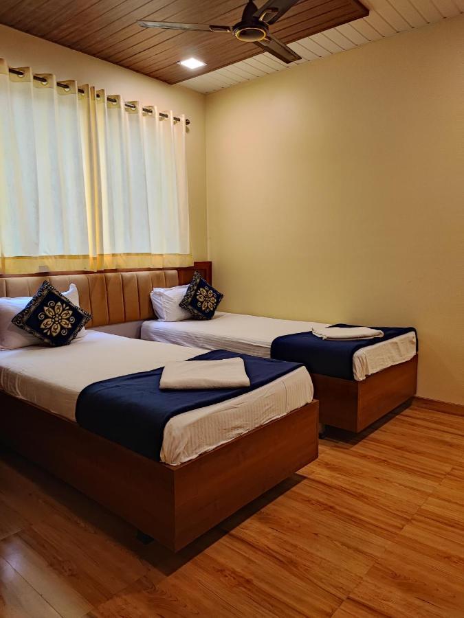 Hotel Starlit Navi Mumbai Bagian luar foto